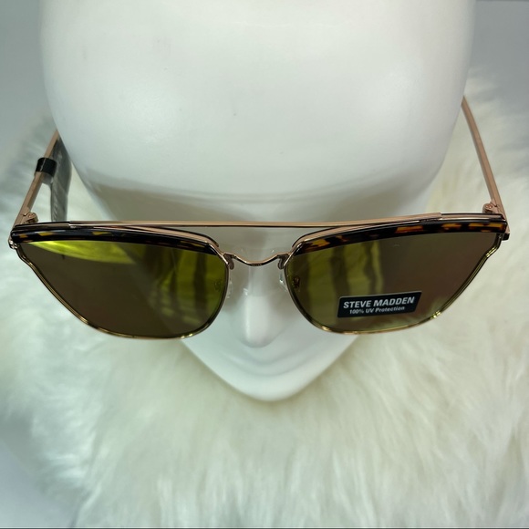 Steve Madden Women’s Sunglasses main image 4